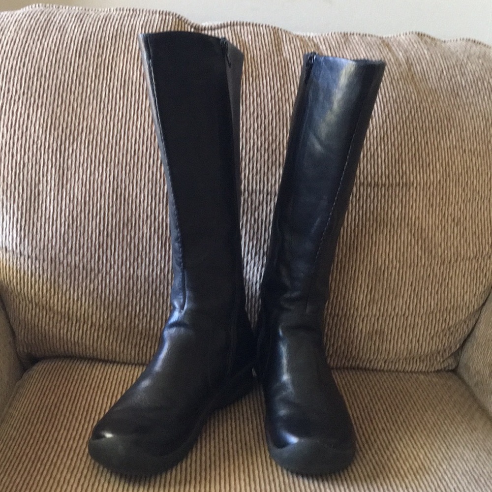 Leather boots